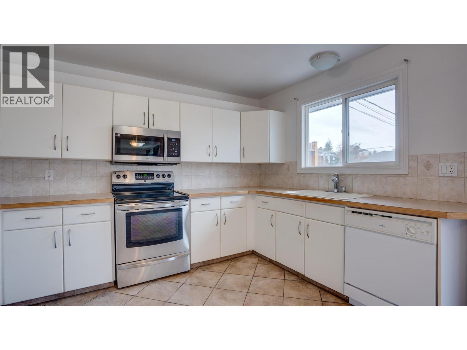 2303b 39 Street, Vernon, British Columbia  V1T 7W9 - Photo 12 - 10378825