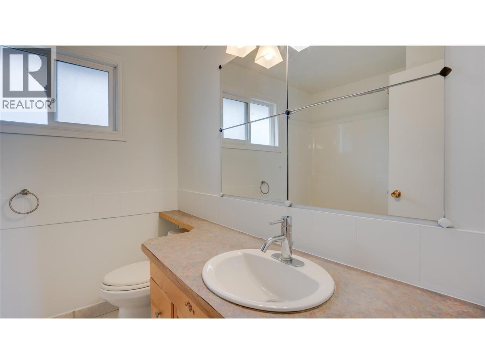 2303b 39 Street, Vernon, British Columbia  V1T 7W9 - Photo 18 - 10378825