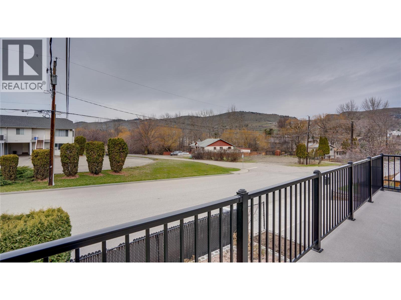 2303b 39 Street, Vernon, British Columbia  V1T 7W9 - Photo 33 - 10378825