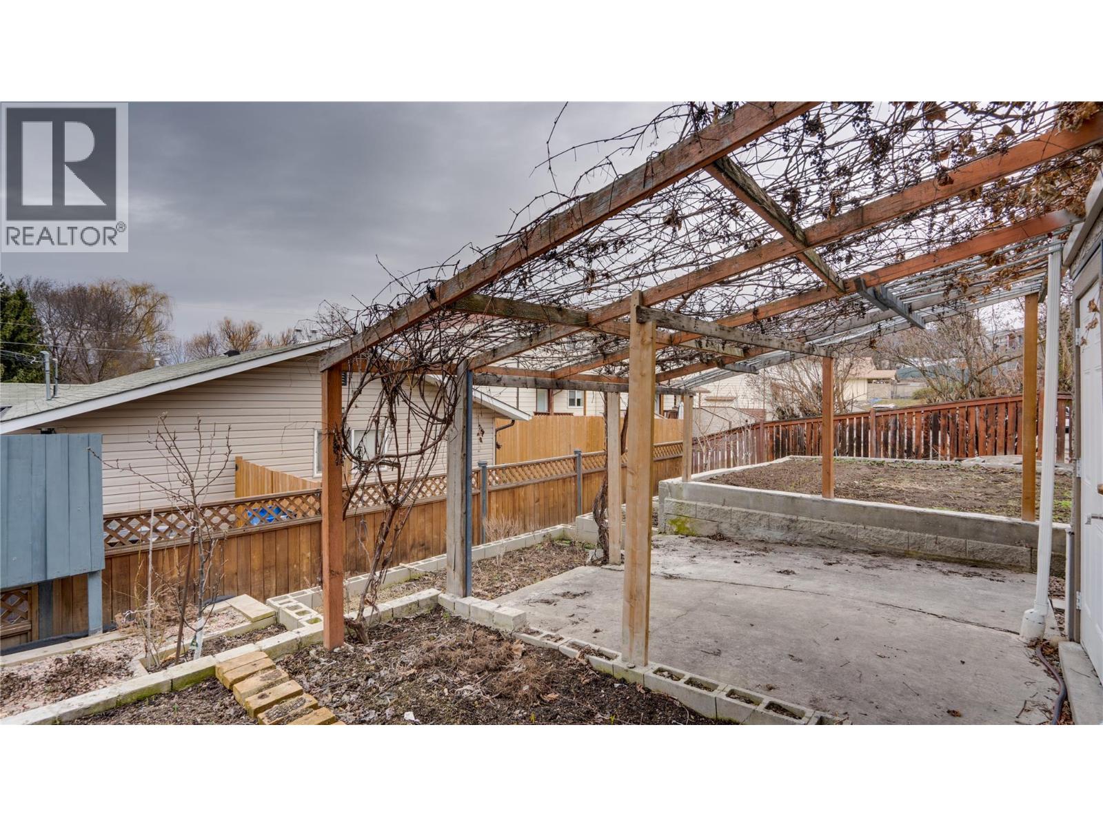 2303b 39 Street, Vernon, British Columbia  V1T 7W9 - Photo 8 - 10378825