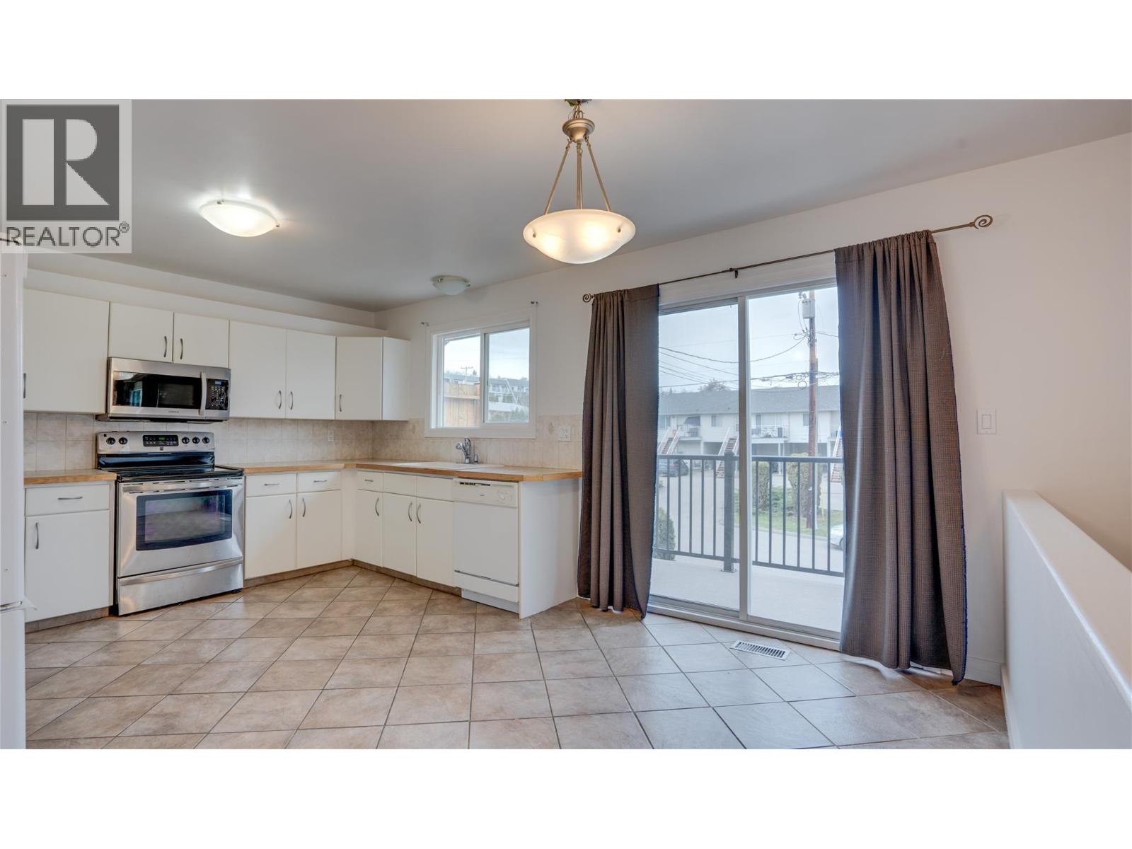 2303b 39 Street, Vernon, British Columbia  V1T 7W9 - Photo 9 - 10378825
