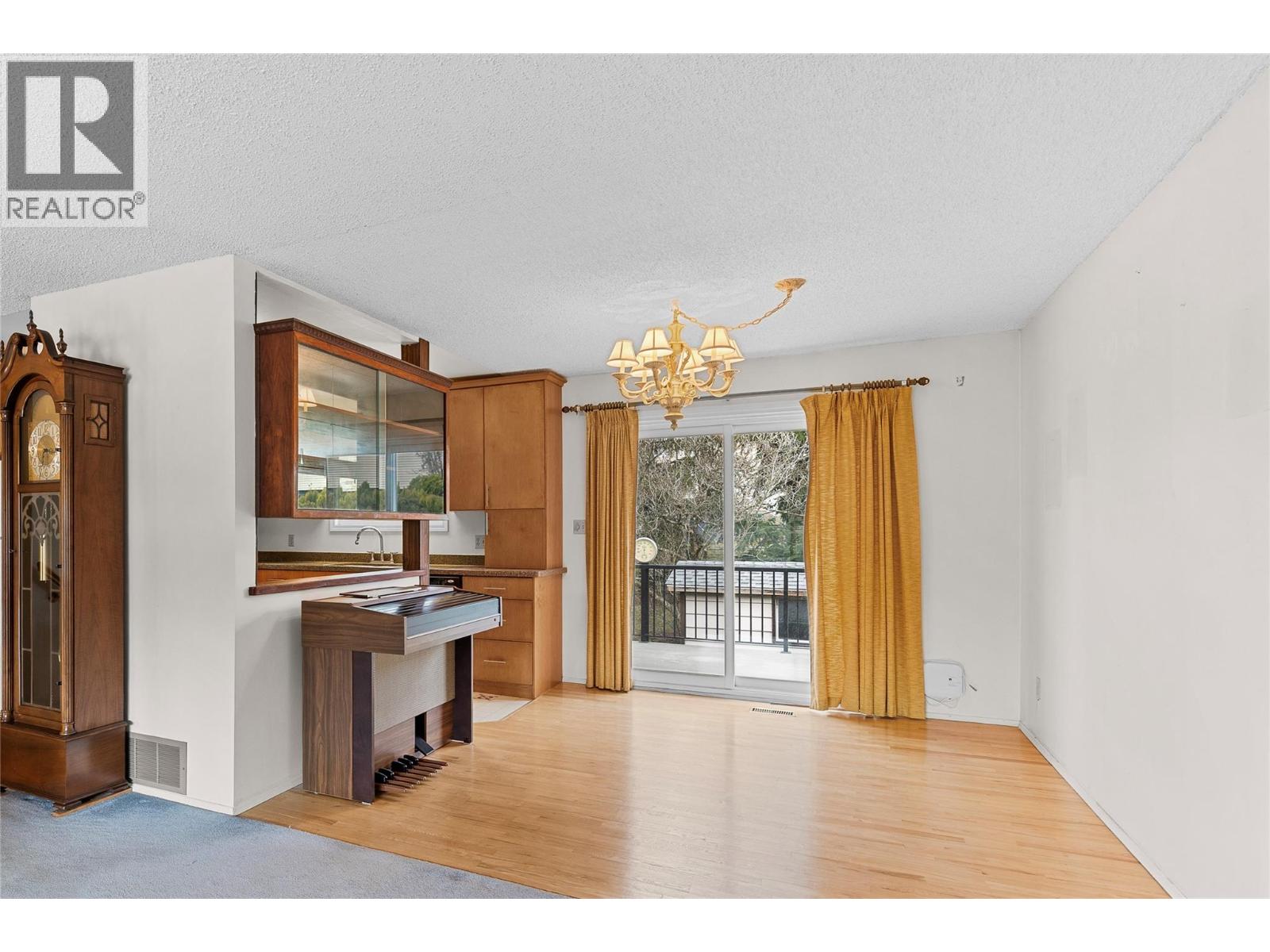 3921 14 Street, Vernon, British Columbia  V1T 7N3 - Photo 9 - 10378588