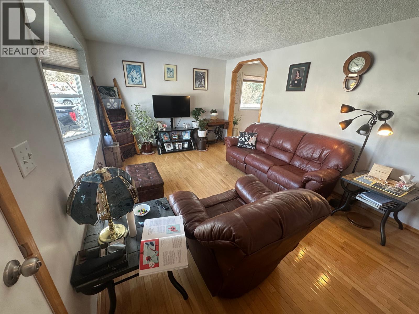 4917 45 Street Ne, Chetwynd, British Columbia  V0C 1J0 - Photo 2 - 10379090