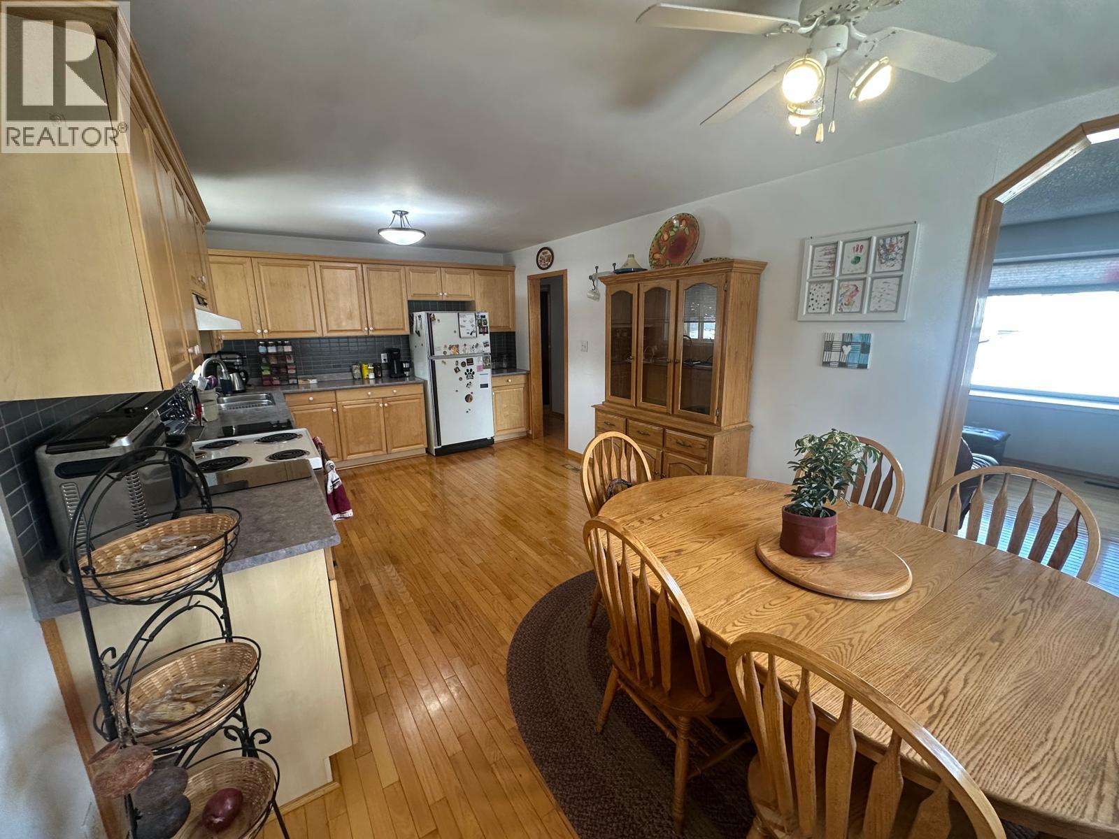 4917 45 Street Ne, Chetwynd, British Columbia  V0C 1J0 - Photo 7 - 10379090