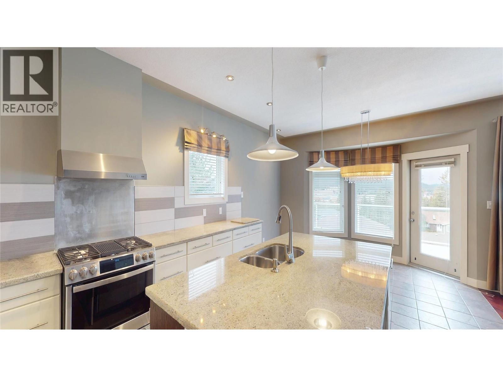 1631 Mt. Pyramid Crescent, Cranbrook, British Columbia  V1C 6K8 - Photo 7 - 10379095