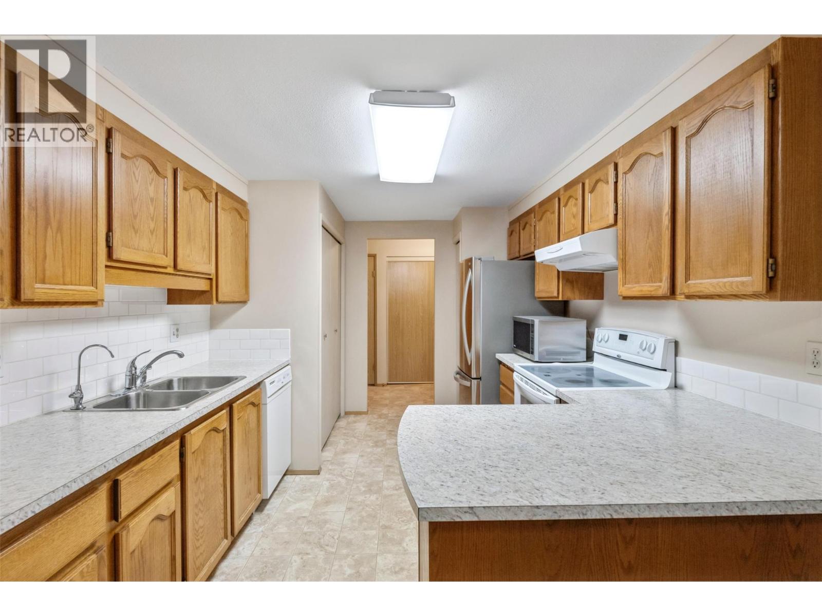 272 Green Avenue W Unit# 307, Penticton, British Columbia  V2A 3T2 - Photo 3 - 10379269