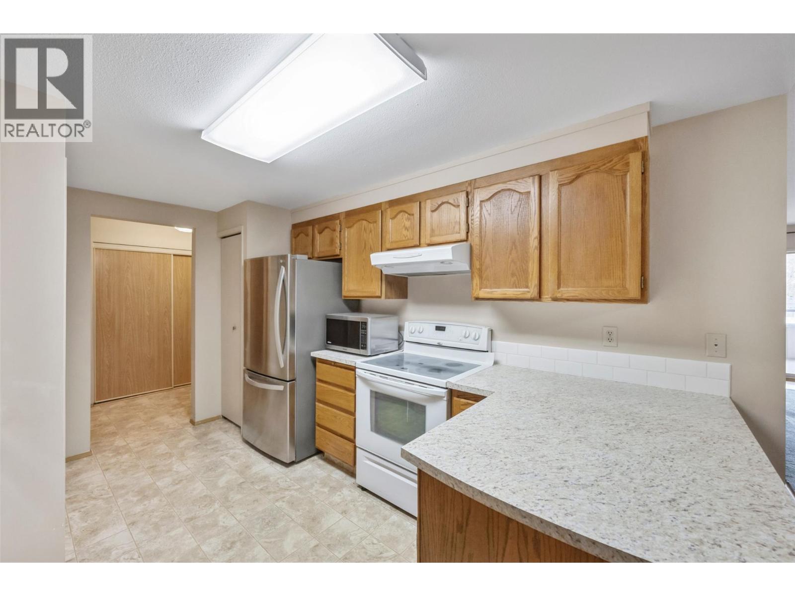 272 Green Avenue W Unit# 307, Penticton, British Columbia  V2A 3T2 - Photo 4 - 10379269