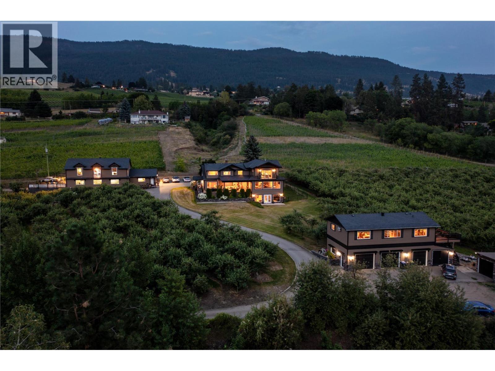 4511 Crawford Road, Lake Country, British Columbia  V4V 2C7 - Photo 2 - 10379063