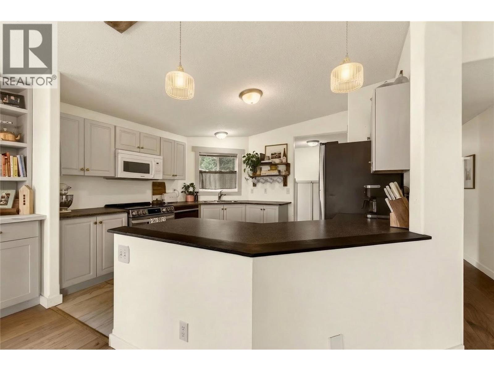 900 10 Avenue Se Unit# 27, Salmon Arm, British Columbia  V1E 2W6 - Photo 12 - 10378411