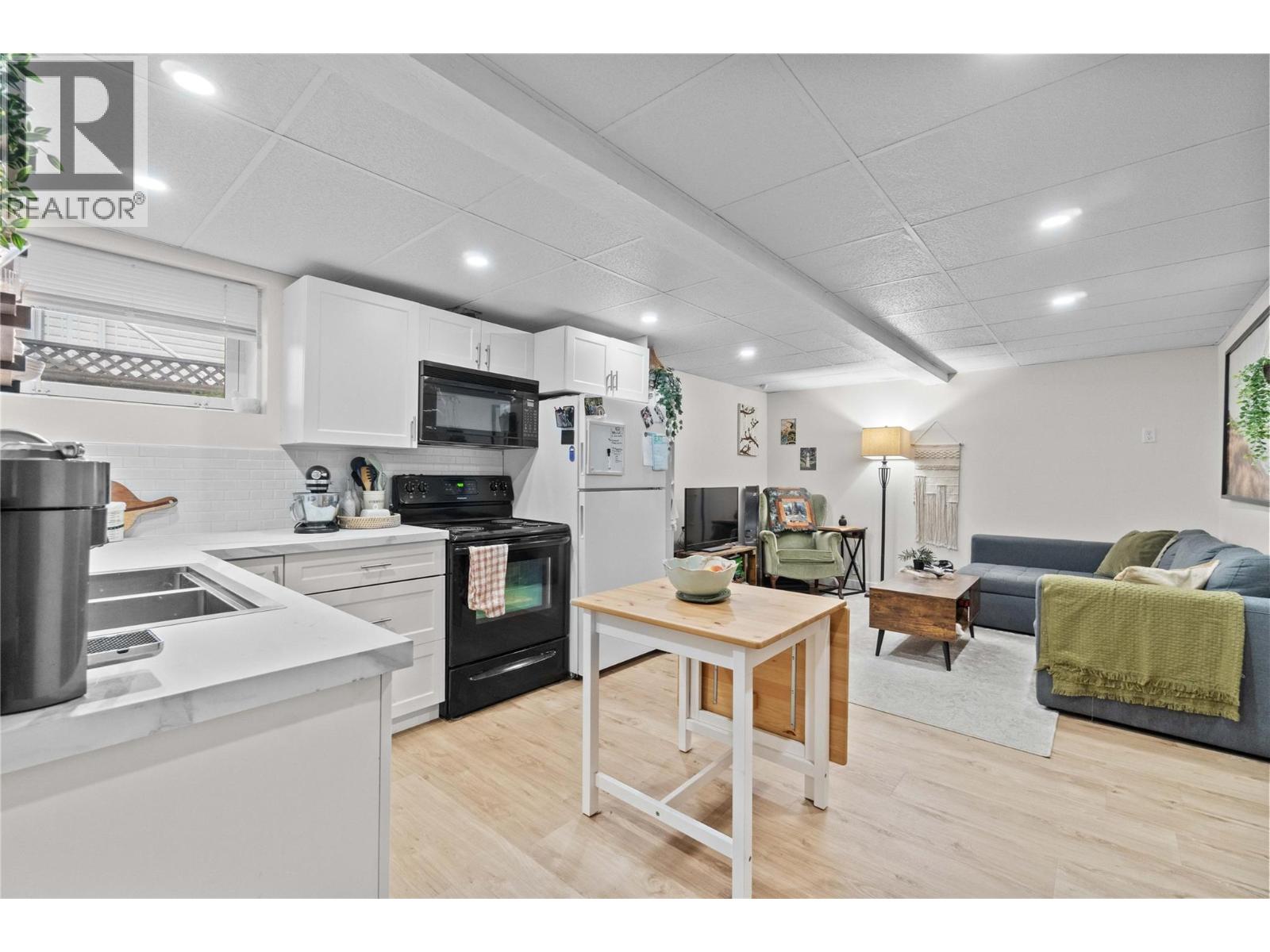 900 10 Avenue Se Unit# 27, Salmon Arm, British Columbia  V1E 2W6 - Photo 44 - 10378411