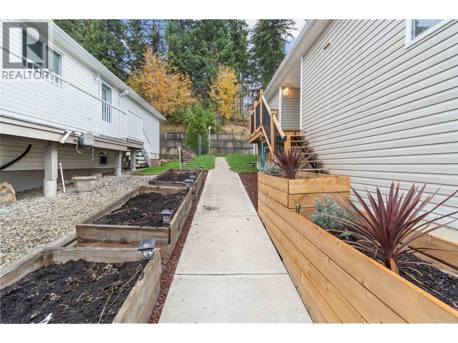 900 10 Avenue Se Unit# 27, Salmon Arm, British Columbia  V1E 2W6 - Photo 54 - 10378411