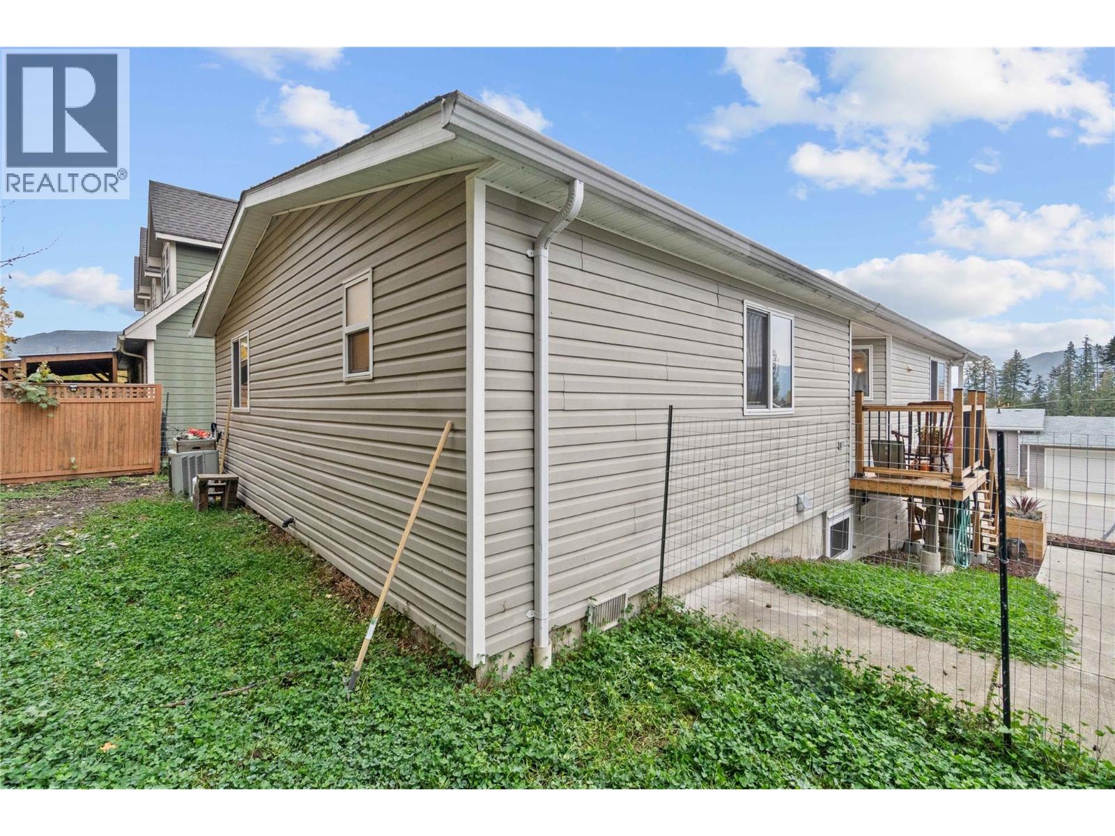 900 10 Avenue Se Unit# 27, Salmon Arm, British Columbia  V1E 2W6 - Photo 64 - 10378411