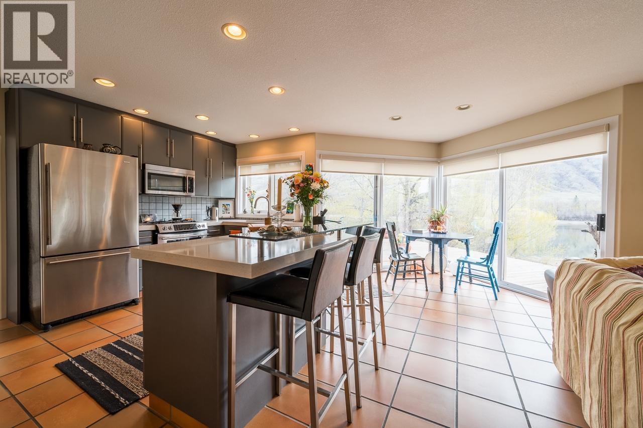 604 Stansfield Road, Kamloops, British Columbia  V2B 6M3 - Photo 2 - 10379139