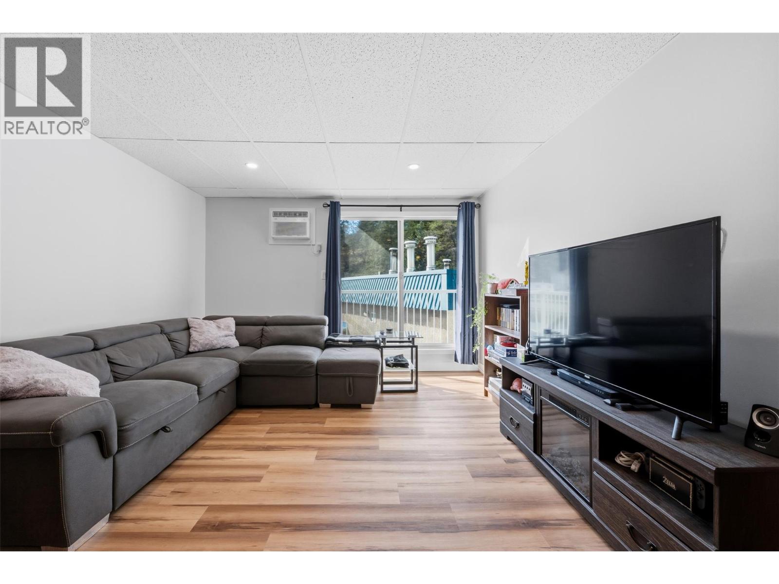 1410 Penticton Avenue Unit# 209, Penticton, British Columbia  V2A 2N5 - Photo 2 - 10379260