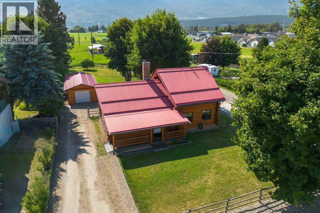 1421 10 Street Sw, Salmon Arm, British Columbia  V1E 1T2 - Photo 2 - 10378111