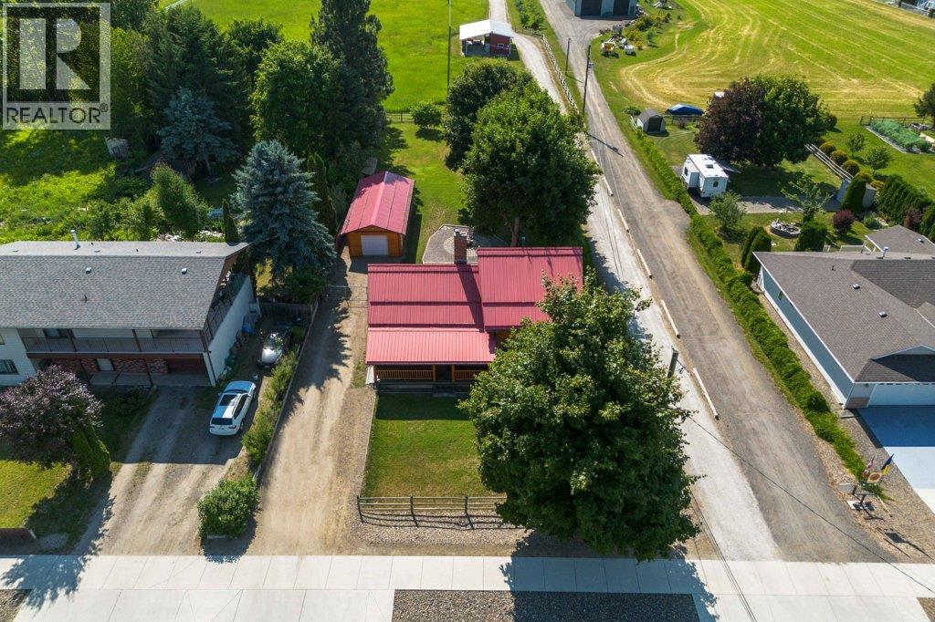 1421 10 Street Sw, Salmon Arm, British Columbia  V1E 1T2 - Photo 4 - 10378111