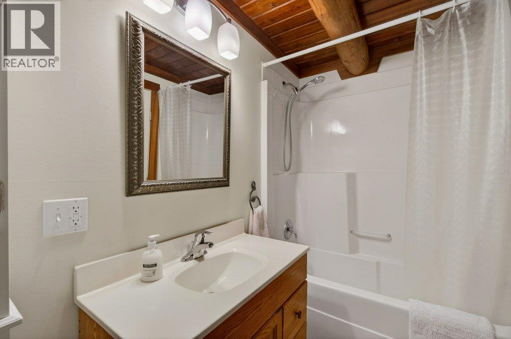 1421 10 Street Sw, Salmon Arm, British Columbia  V1E 1T2 - Photo 40 - 10378111