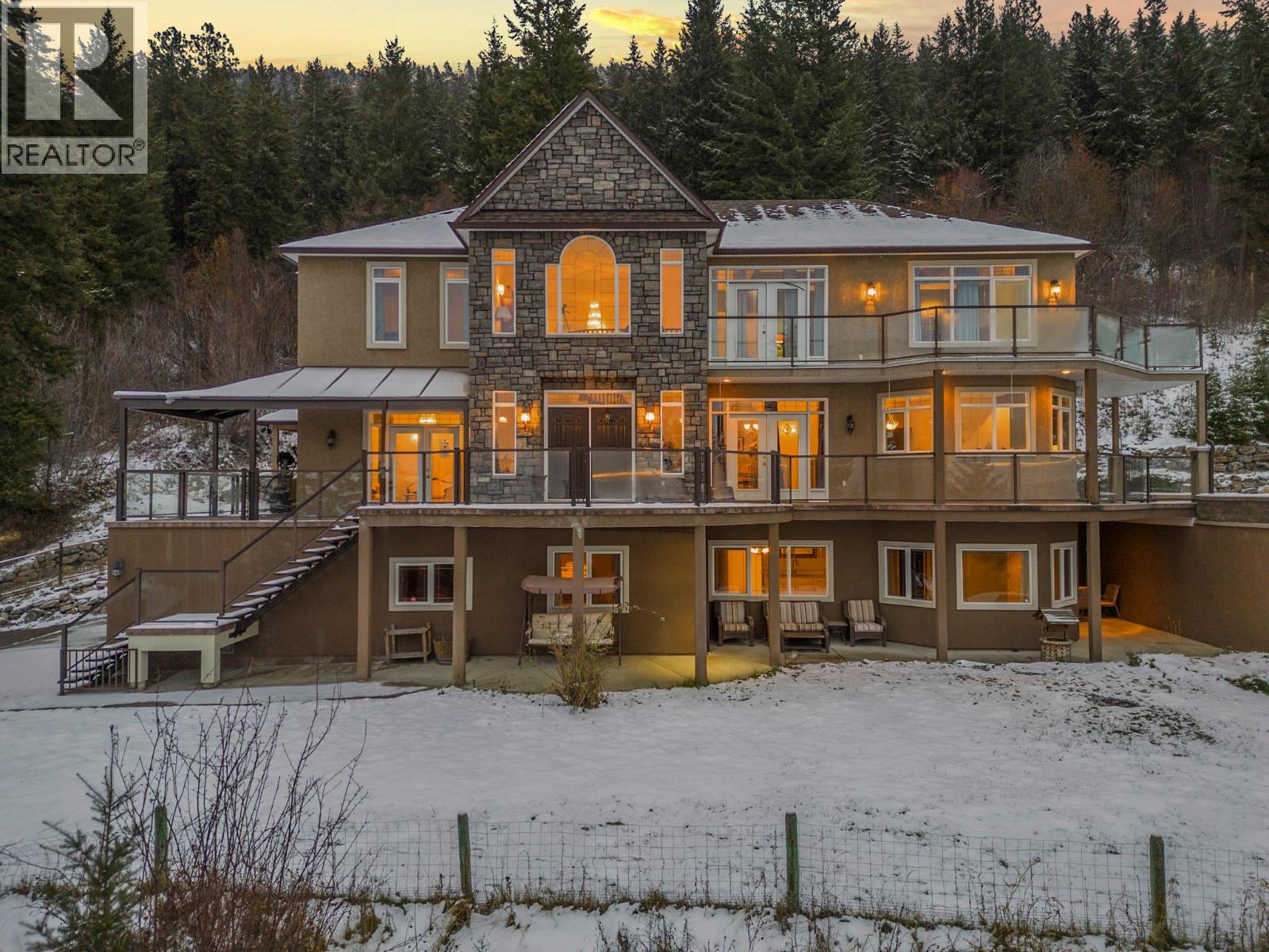 5475/5477 Kingsview Road, Vernon, British Columbia  V1B 3J5 - Photo 1 - 10379277