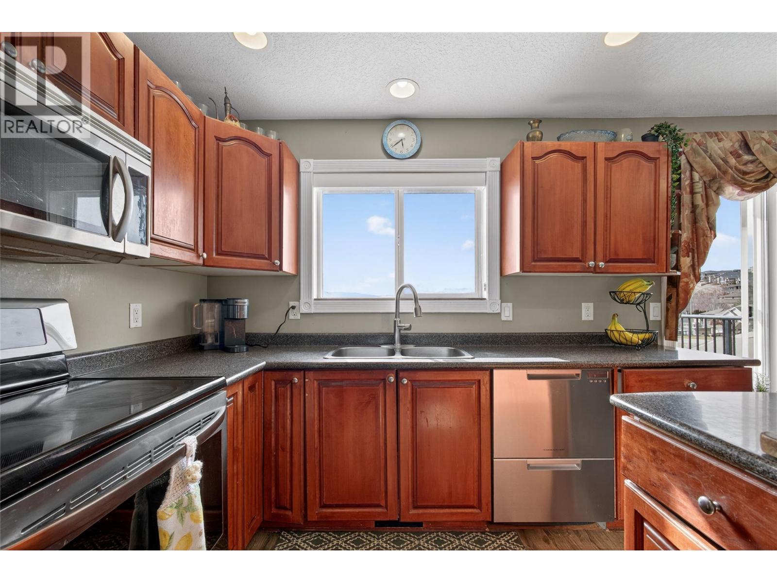 1562 Longley Crescent, Kelowna, British Columbia  V1P 1M9 - Photo 7 - 10378730
