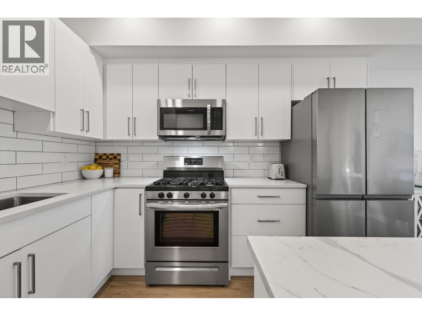 2046 ROBSON Place Unit# 201, kamloops, British Columbia