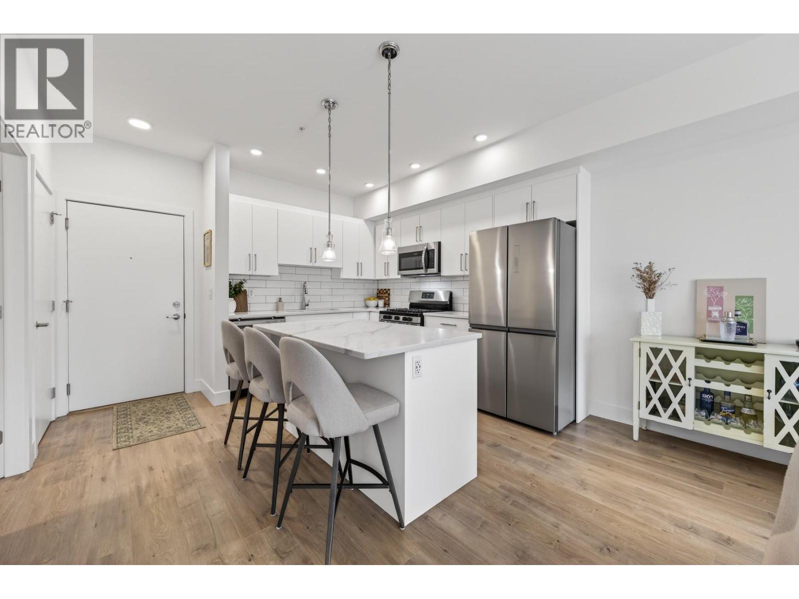 2046 Robson Place Unit# 201, Kamloops, British Columbia  V2E 0A5 - Photo 2 - 10379173