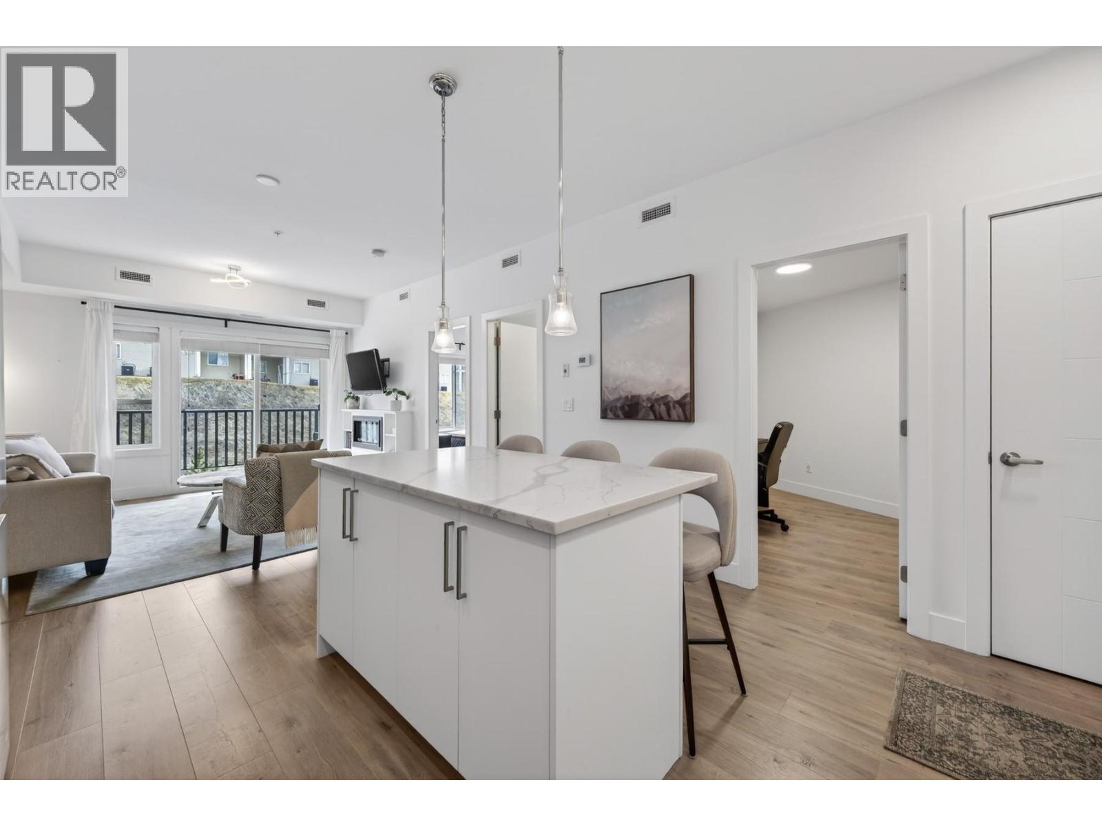 2046 Robson Place Unit# 201, Kamloops, British Columbia  V2E 0A5 - Photo 3 - 10379173