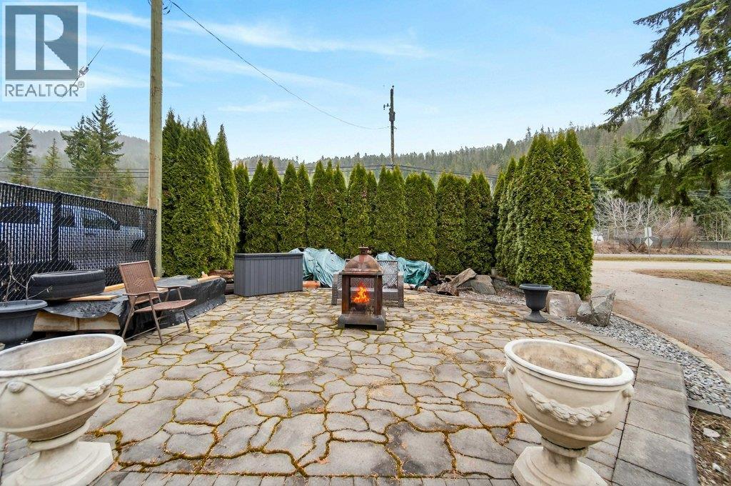 1 Wolfe Street, Sicamous, British Columbia  V0E 2V1 - Photo 11 - 10379041
