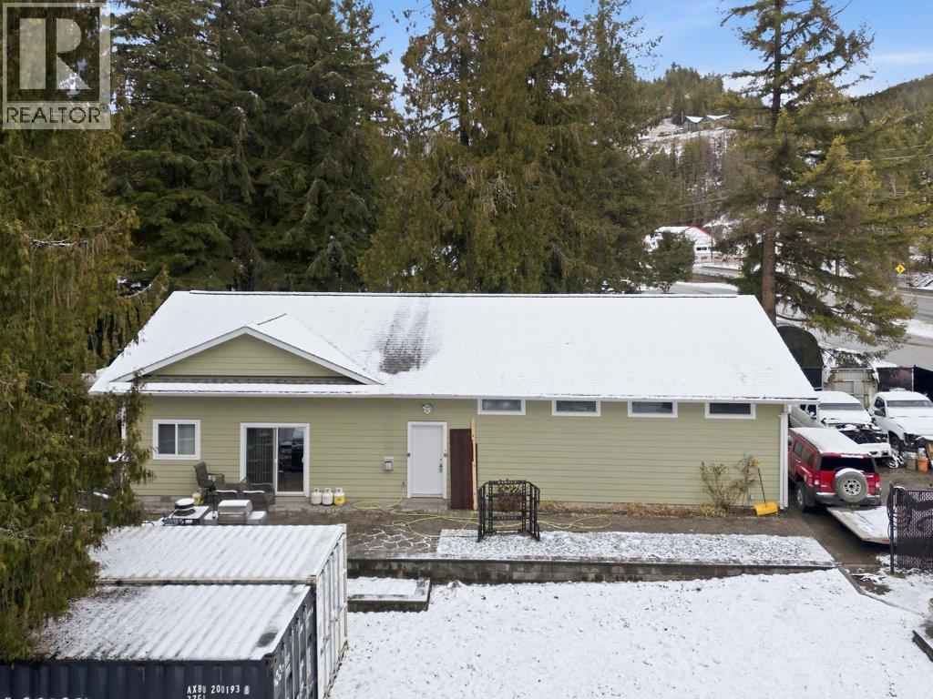 1 Wolfe Street, Sicamous, British Columbia  V0E 2V1 - Photo 20 - 10379041