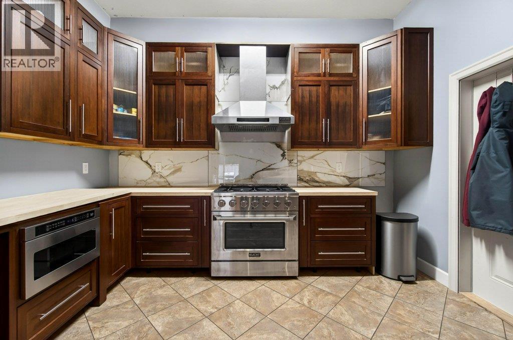 1 Wolfe Street, Sicamous, British Columbia  V0E 2V1 - Photo 28 - 10379041