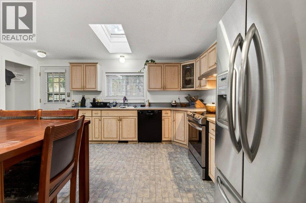 1 Wolfe Street, Sicamous, British Columbia  V0E 2V1 - Photo 46 - 10379041