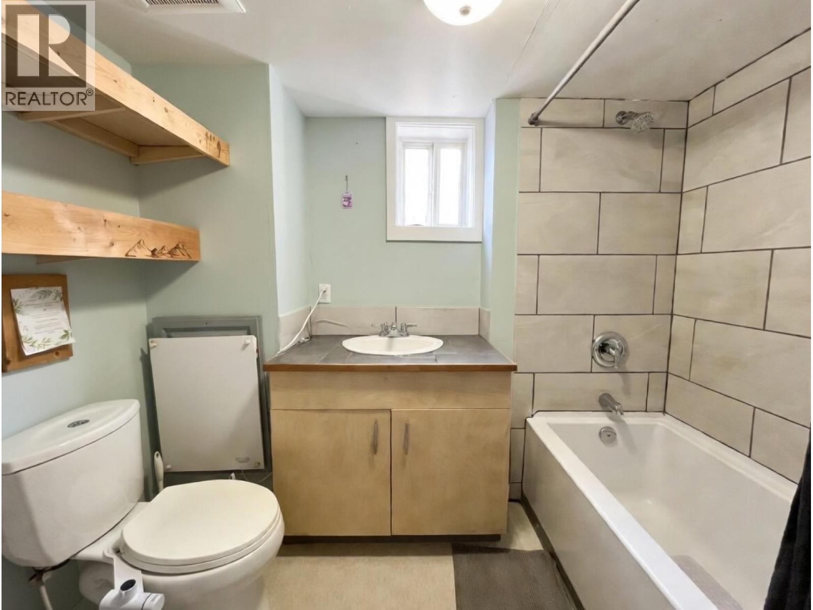 178 Columbia Avenue, Castlegar, British Columbia  V1N 1A9 - Photo 22 - 10379146