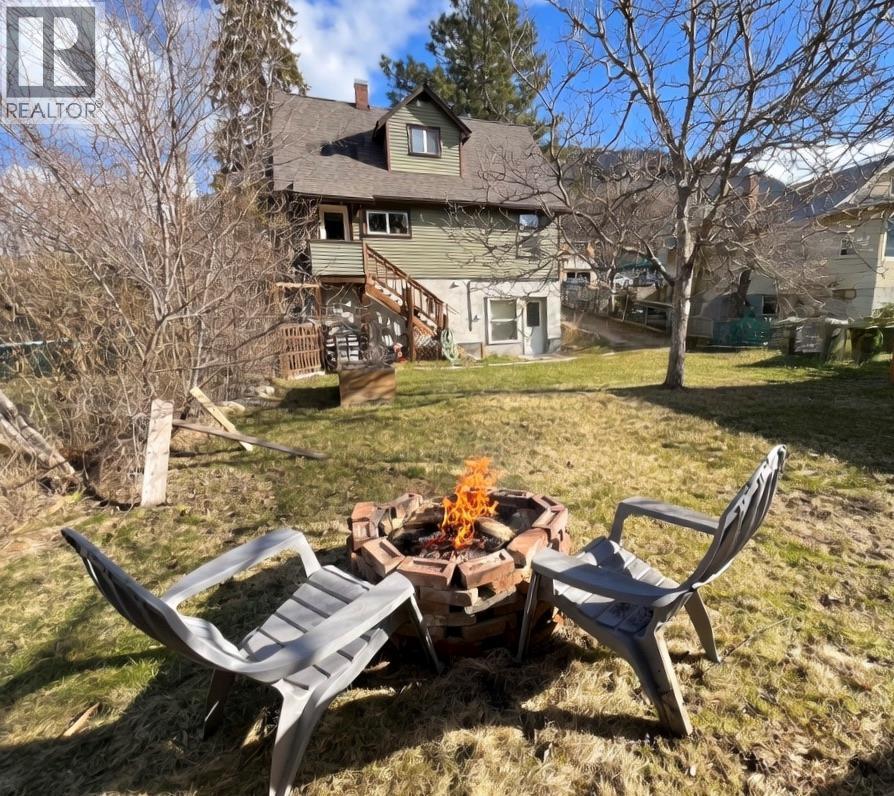 178 Columbia Avenue, Castlegar, British Columbia  V1N 1A9 - Photo 4 - 10379146