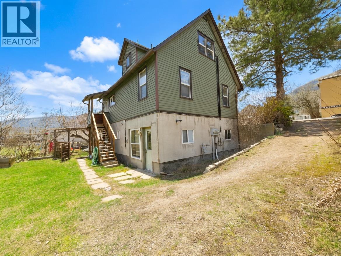 178 Columbia Avenue, Castlegar, British Columbia  V1N 1A9 - Photo 5 - 10379146
