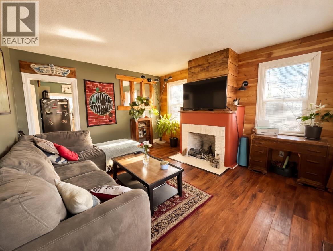 178 Columbia Avenue, Castlegar, British Columbia  V1N 1A9 - Photo 9 - 10379146