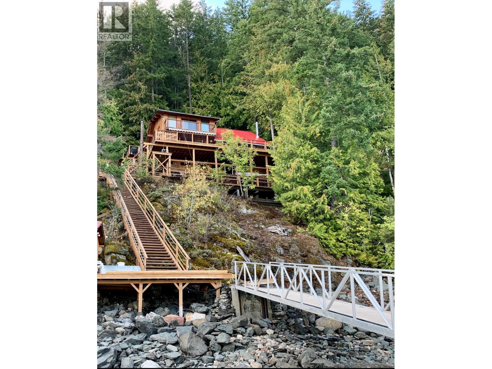 31 Lime Cliffs Beach, Sicamous, British Columbia  V0E 2V0 - Photo 3 - 10379119