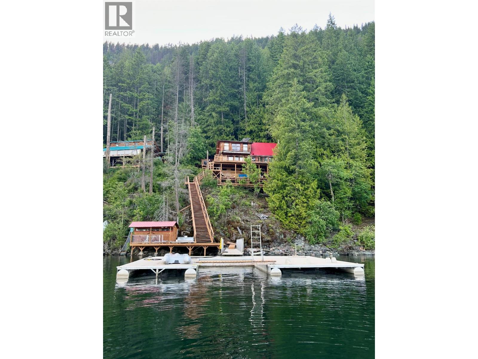 31 Lime Cliffs Beach, Sicamous, British Columbia  V0E 2V0 - Photo 4 - 10379119