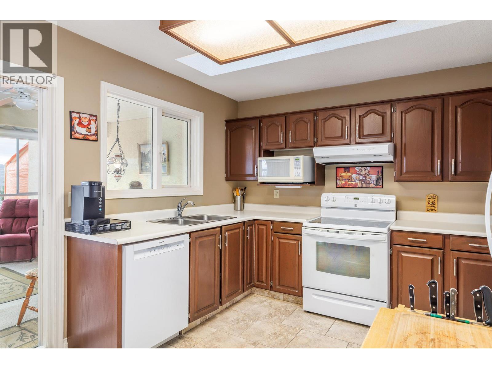 4450 Ponderosa Drive Unit# 202, Peachland, British Columbia  V0H 1X5 - Photo 8 - 10378946