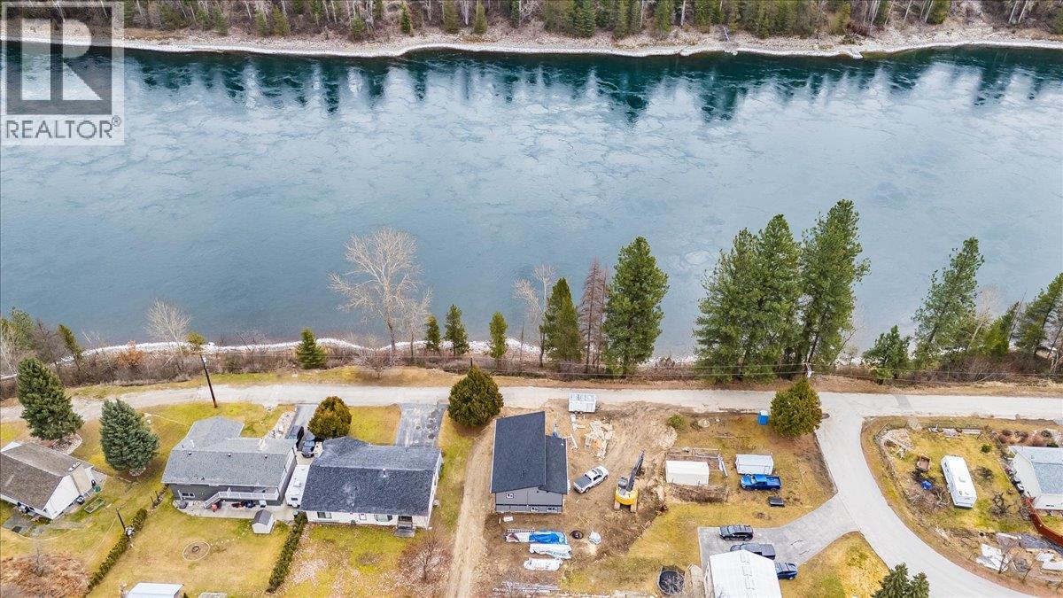 2808 1st Avenue, Castlegar, British Columbia  V1N 2R2 - Photo 4 - 10379265