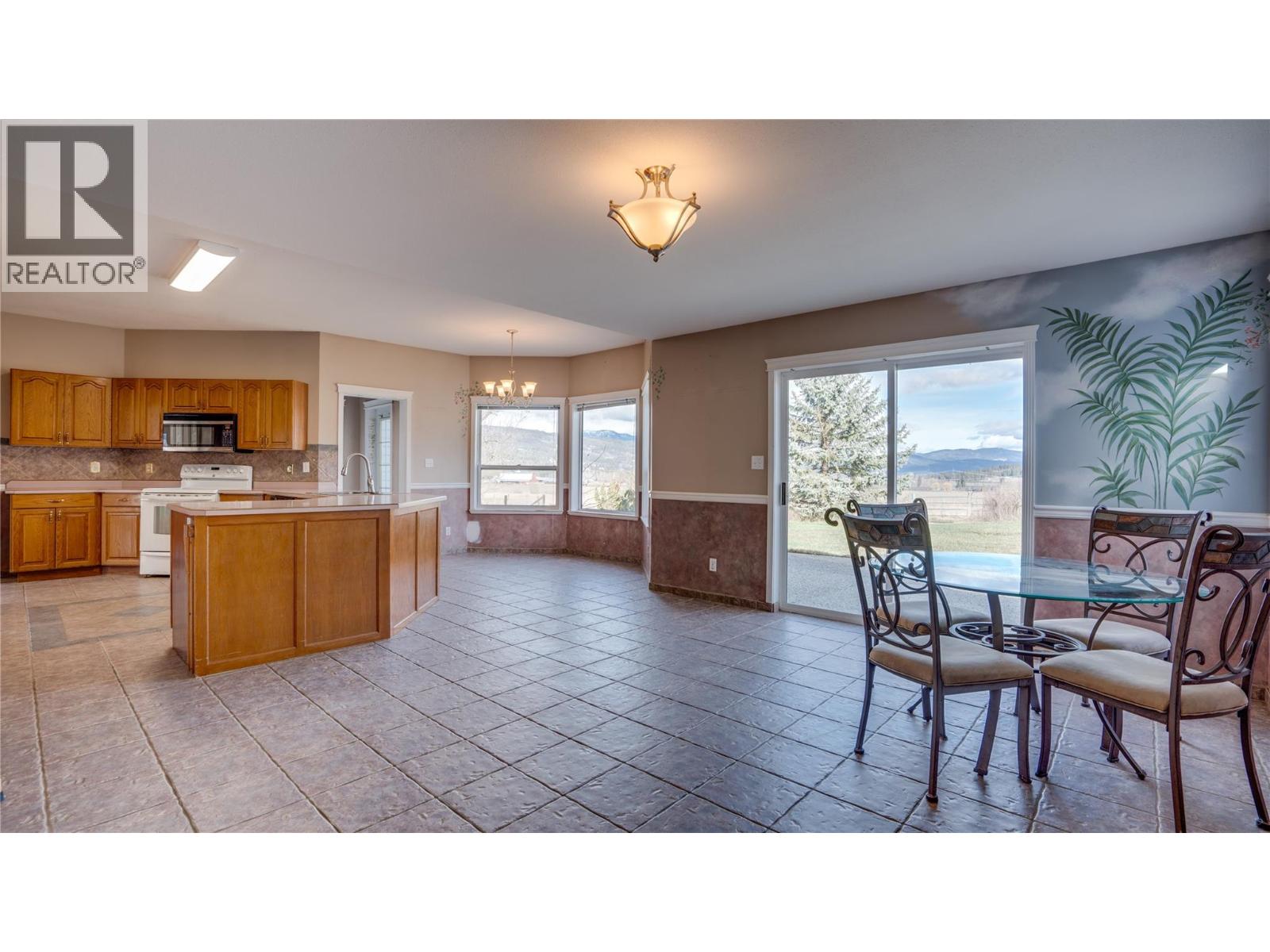 5580 Back Enderby Road, Spallumcheen, British Columbia  V4Y 0X5 - Photo 11 - 10378810