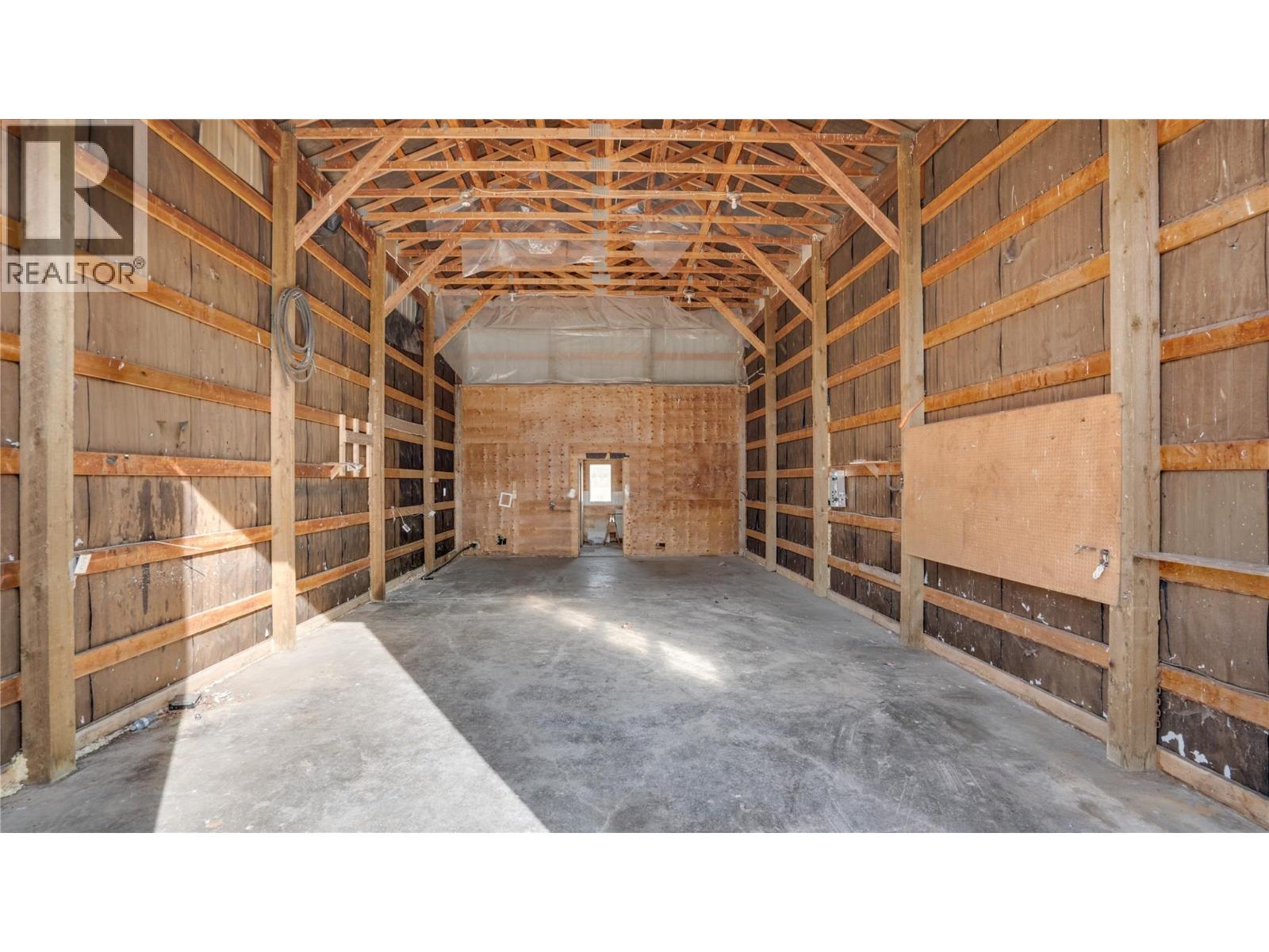 5580 Back Enderby Road, Spallumcheen, British Columbia  V4Y 0X5 - Photo 43 - 10378810