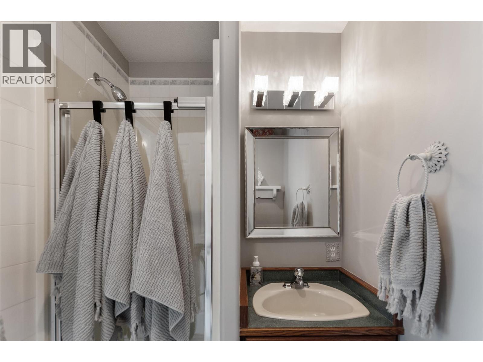 1214 Peachcliff Drive, Okanagan Falls, British Columbia  V0H 1R1 - Photo 22 - 10378743