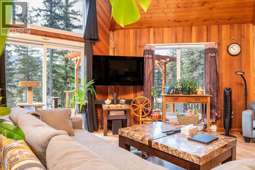 1665 Enderby Mabel Lake Road, Enderby, British Columbia  V0E 1V5 - Photo 11 - 10378918