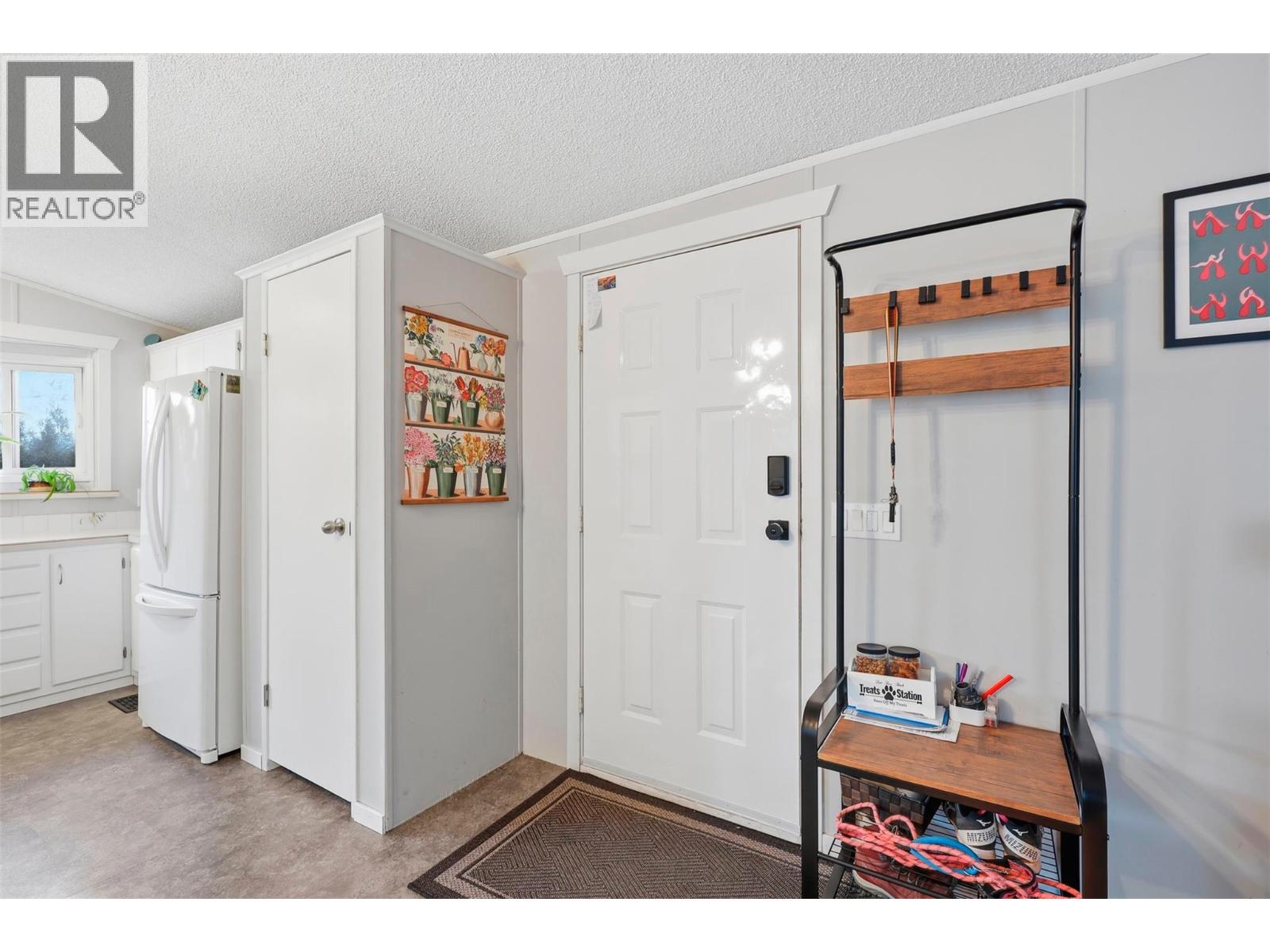 1555 Howe Road Unit# 35, Kamloops, British Columbia  V1S 1N1 - Photo 2 - 10379335