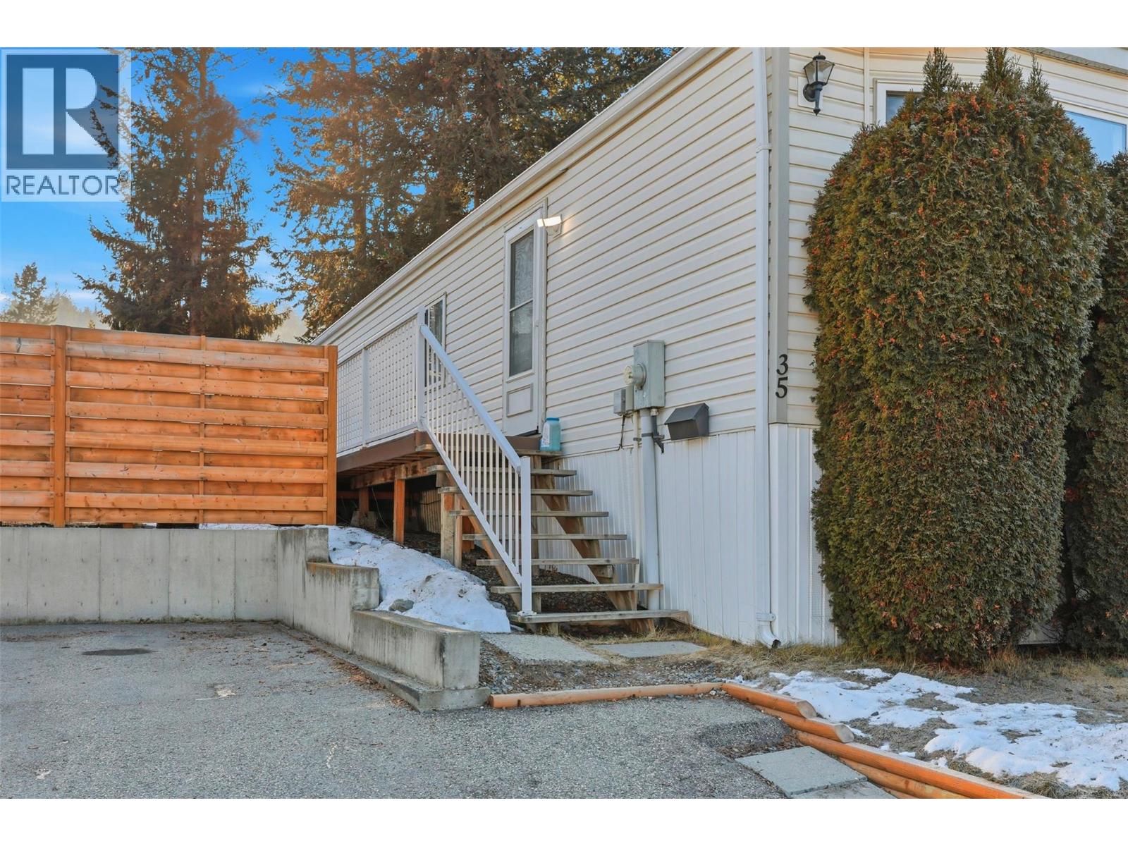 1555 Howe Road Unit# 35, Kamloops, British Columbia  V1S 1N1 - Photo 23 - 10379335