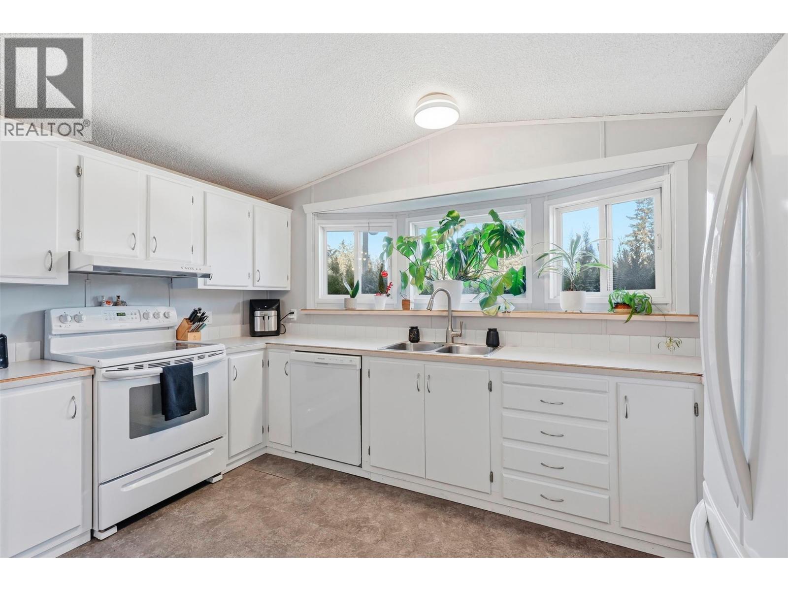1555 Howe Road Unit# 35, Kamloops, British Columbia  V1S 1N1 - Photo 6 - 10379335