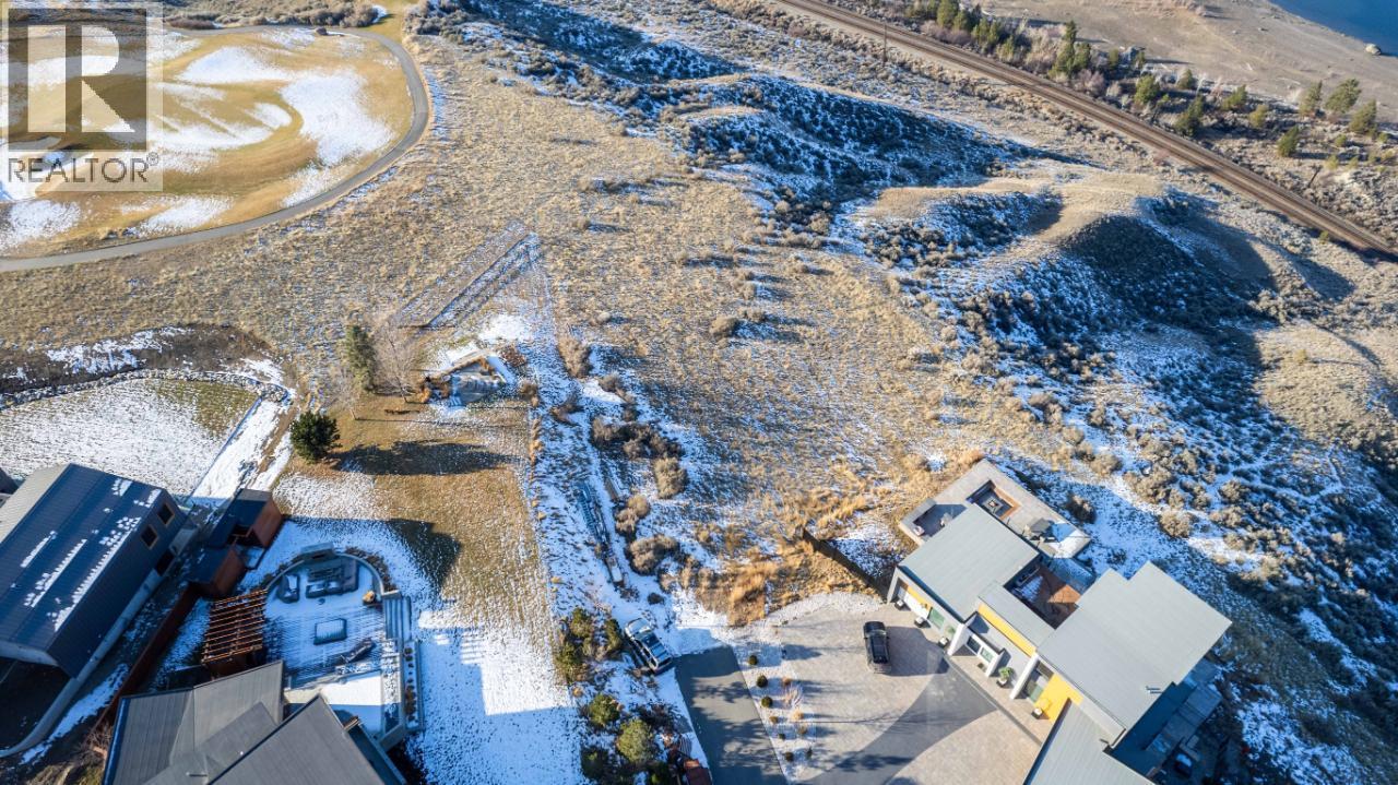 300 Rue Cheval Noir, Kamloops, British Columbia  V1S 0B3 - Photo 2 - 10379325