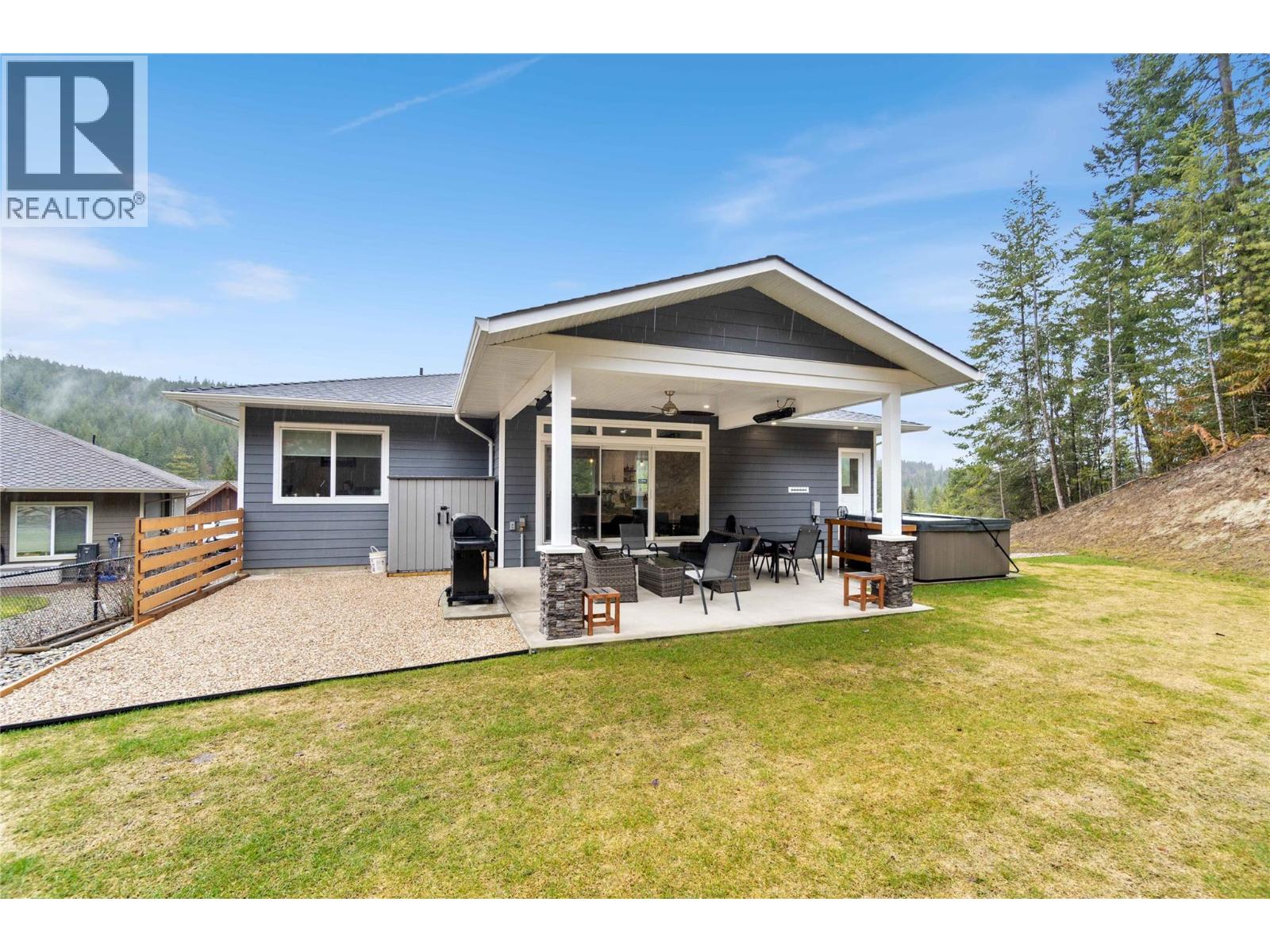 2763 Valleyview Drive, Blind Bay, British Columbia  V0E 1H2 - Photo 3 - 10379050