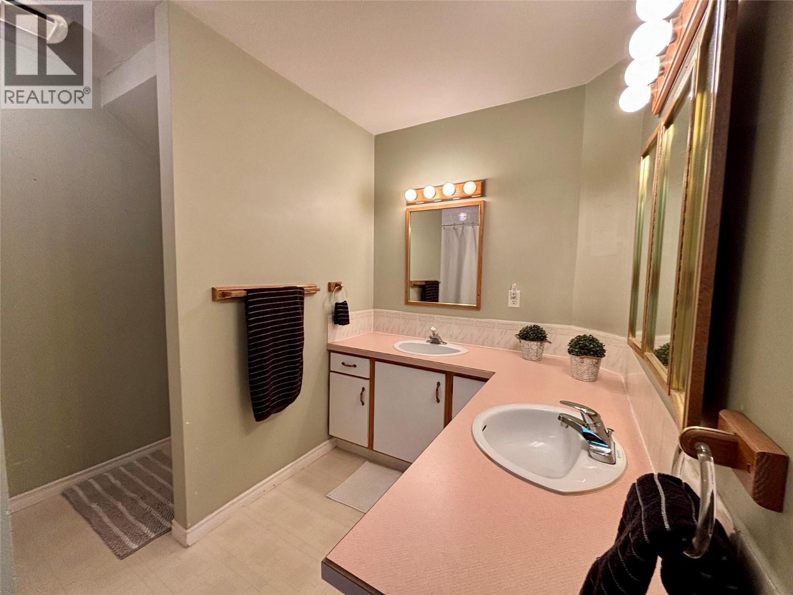 3855 Turner Road, Tappen, British Columbia  V0E 2X1 - Photo 40 - 10378692