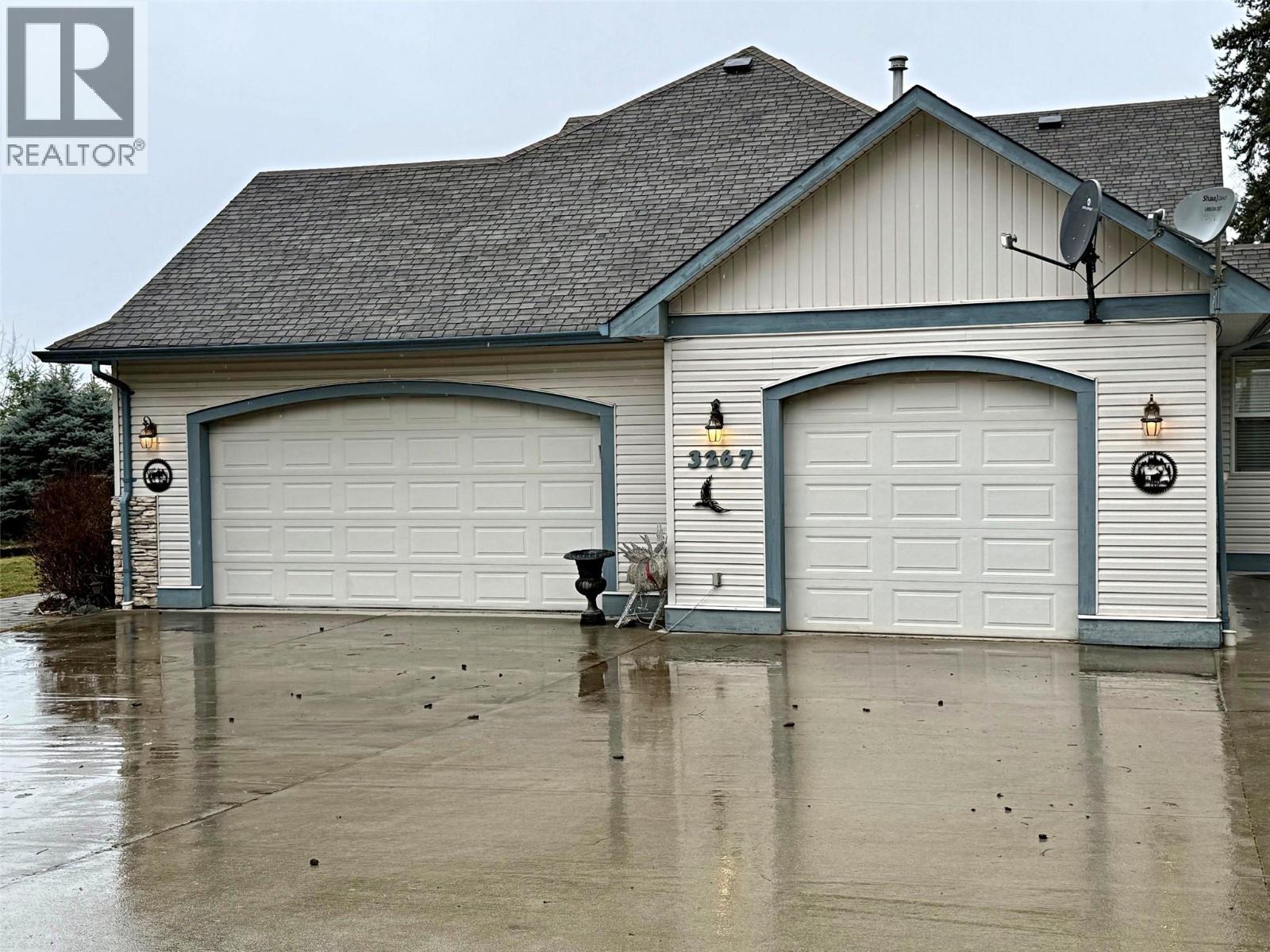 3267 Roncastle Road, Blind Bay, British Columbia  V0E 1H1 - Photo 3 - 10379329