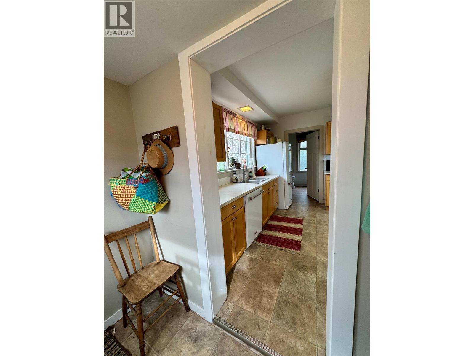 1782 Nicola Avenue, Merritt, British Columbia  V1K 1B8 - Photo 3 - 10379322
